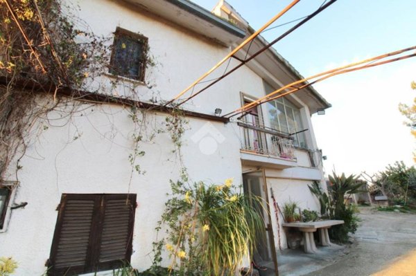 casa indipendente in vendita ad Ortona in zona Cappellini