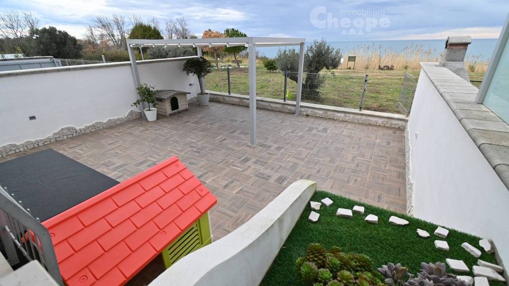 casa indipendente in vendita ad Ortona in zona Ripari di Giobbe
