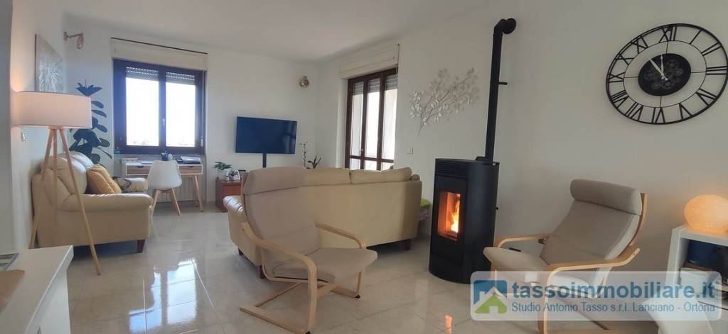 casa indipendente in vendita ad Ortona in zona Caldari