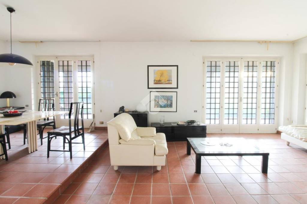 casa indipendente in vendita ad Ortona in zona Santa Lucia