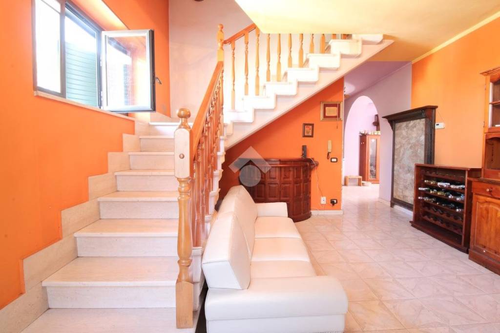 casa indipendente in vendita ad Ortona in zona Caldari
