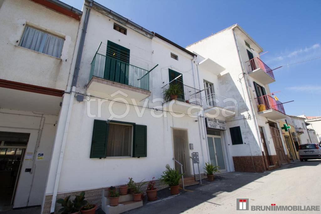casa indipendente in vendita ad Ortona in zona Caldari