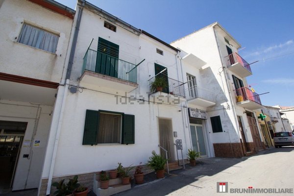 casa indipendente in vendita ad Ortona in zona Caldari