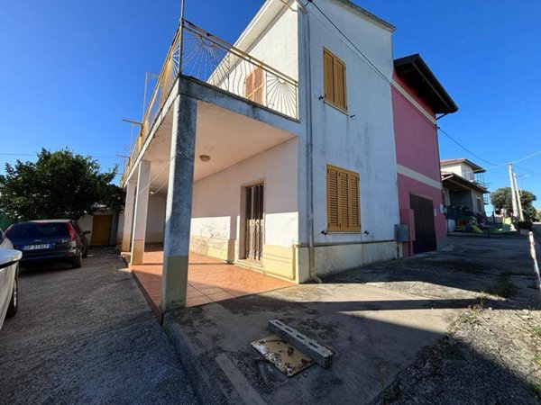 casa indipendente in vendita ad Ortona in zona Savini