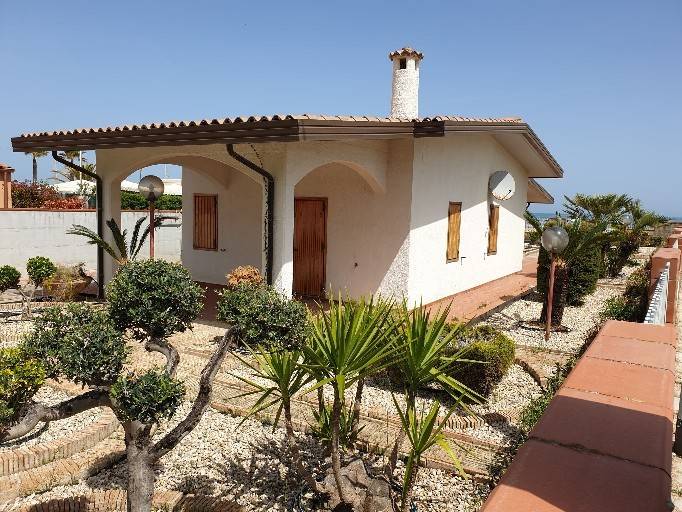 casa indipendente in vendita ad Ortona in zona Lido Riccio