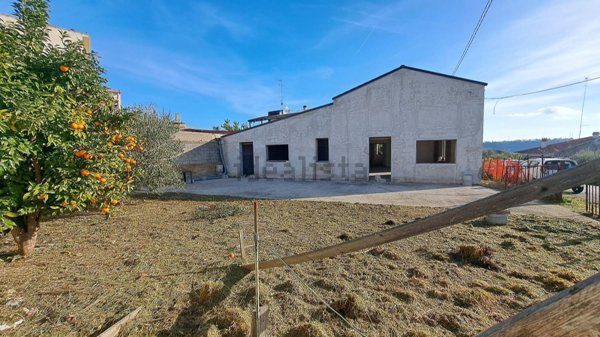 casa indipendente in vendita ad Ortona