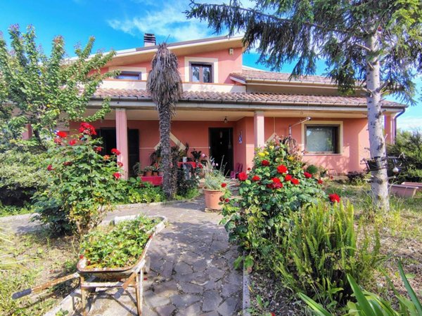casa indipendente in vendita ad Ortona
