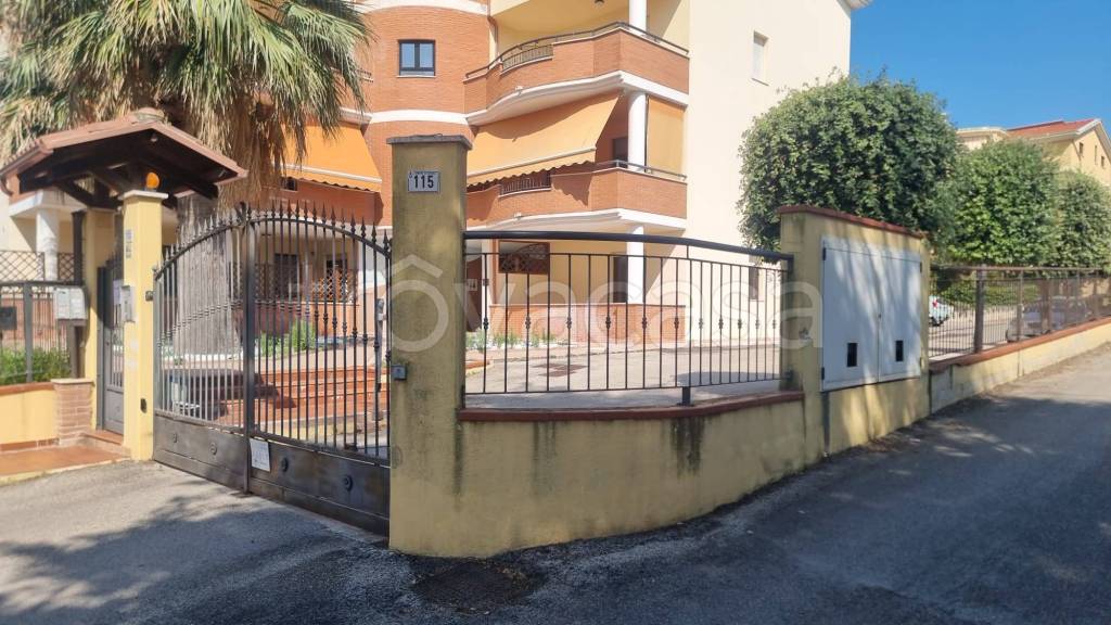 appartamento in vendita ad Ortona in zona Lazzaretto