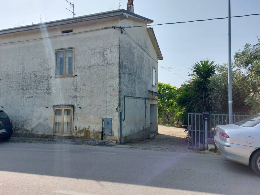 casa indipendente in vendita ad Ortona