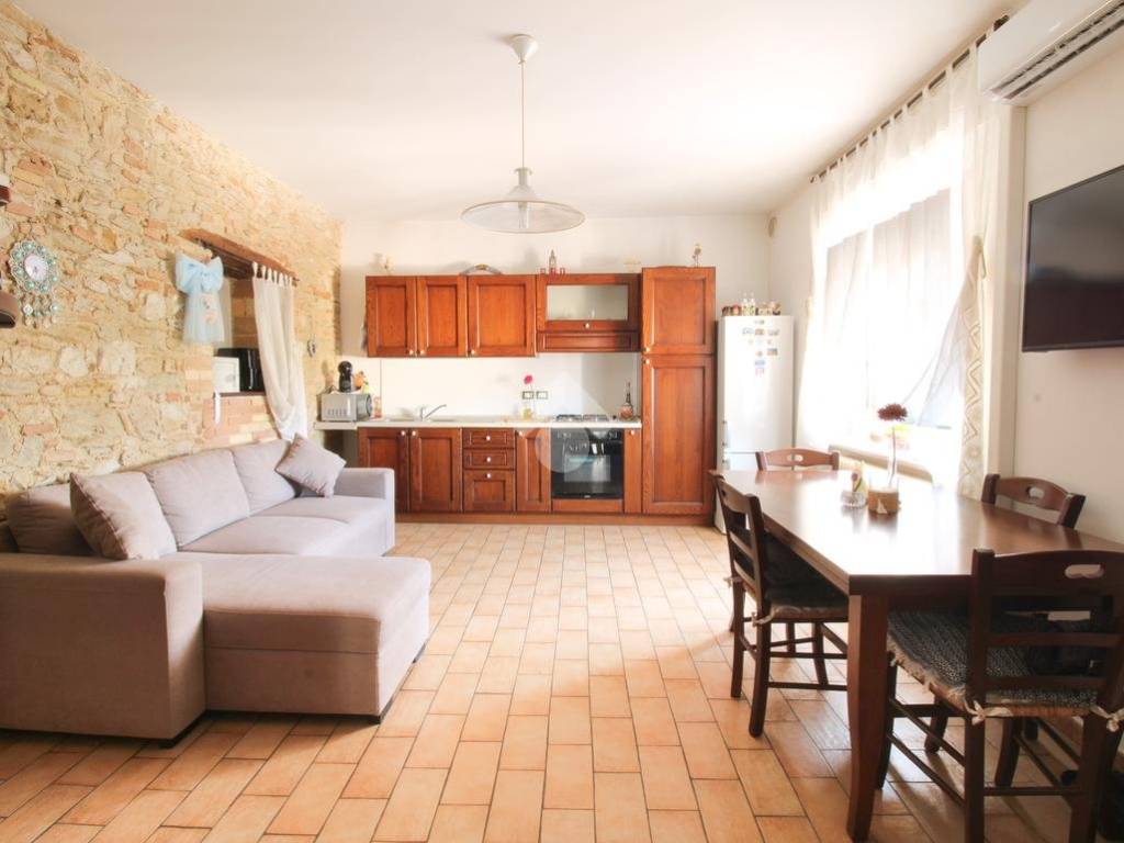 casa indipendente in vendita ad Ortona in zona Villa San Leonardo