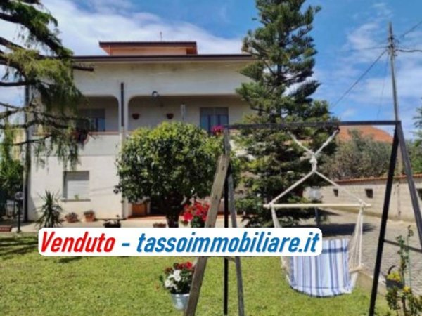 casa indipendente in vendita ad Ortona in zona Caldari