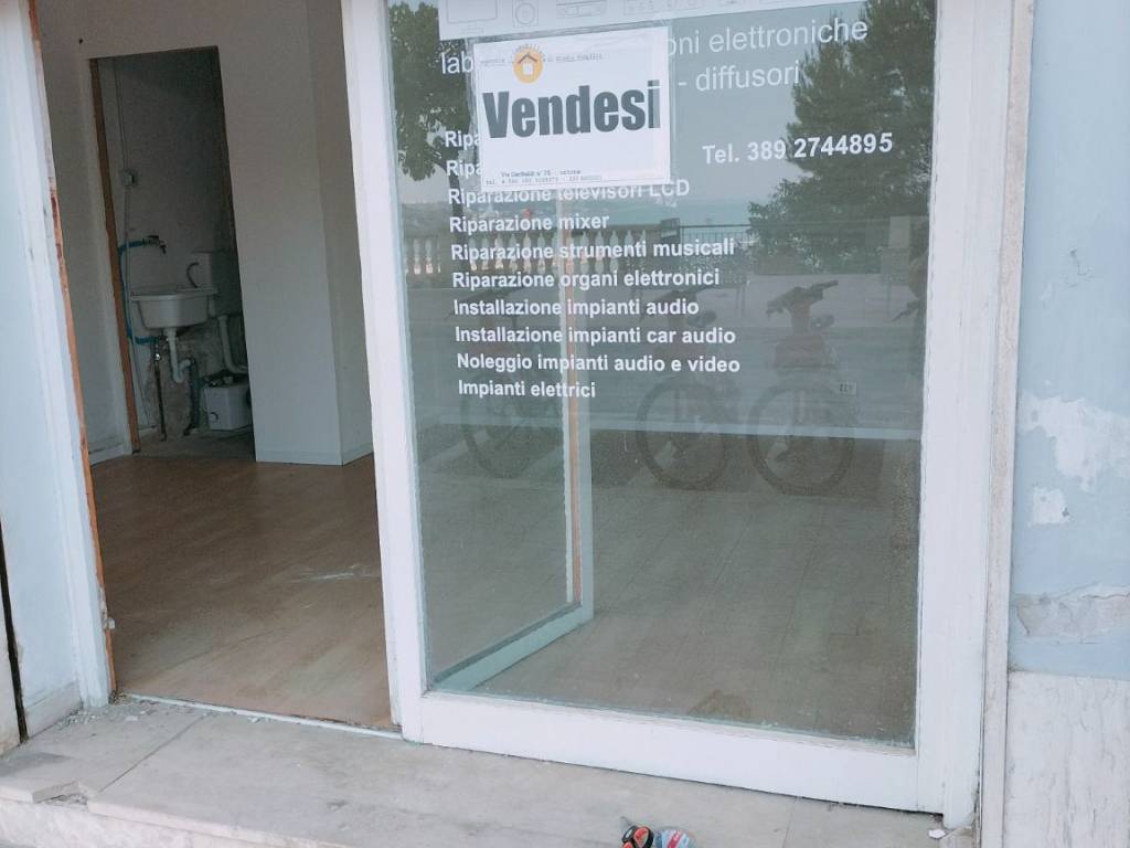 negozio in vendita ad Ortona