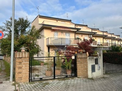 casa indipendente in vendita ad Ortona