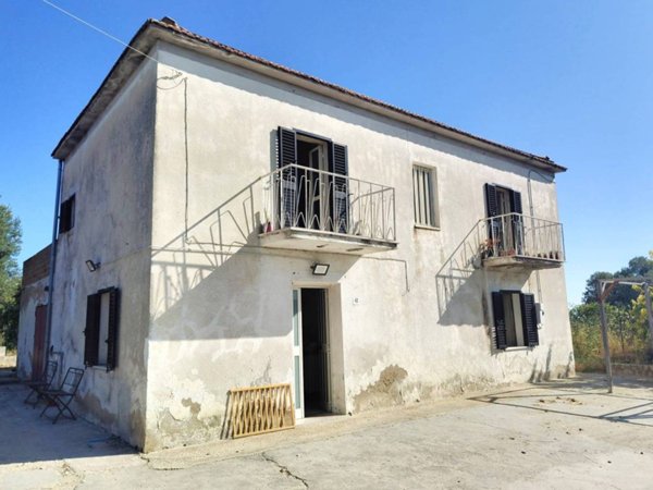 casa indipendente in vendita ad Ortona