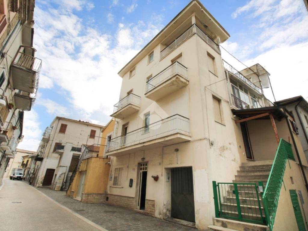 casa indipendente in vendita ad Ortona in zona Caldari