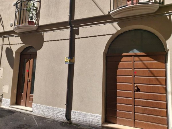locale commerciale in vendita ad Ortona