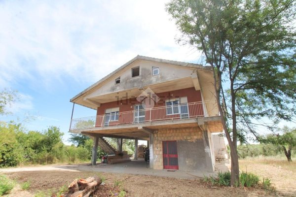 casa indipendente in vendita ad Ortona in zona Cappellini