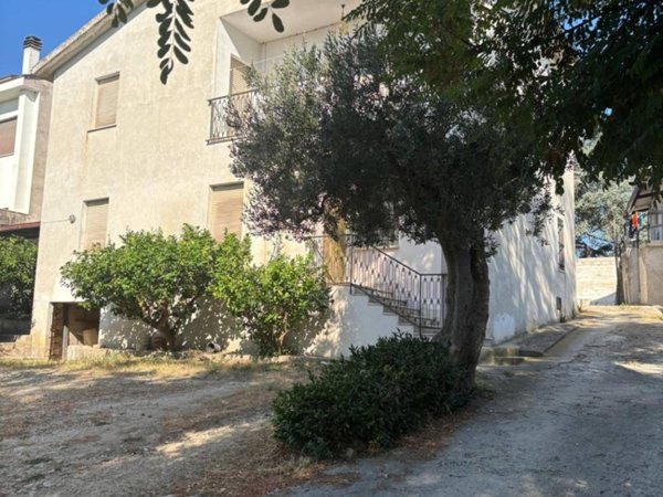 casa indipendente in vendita ad Ortona