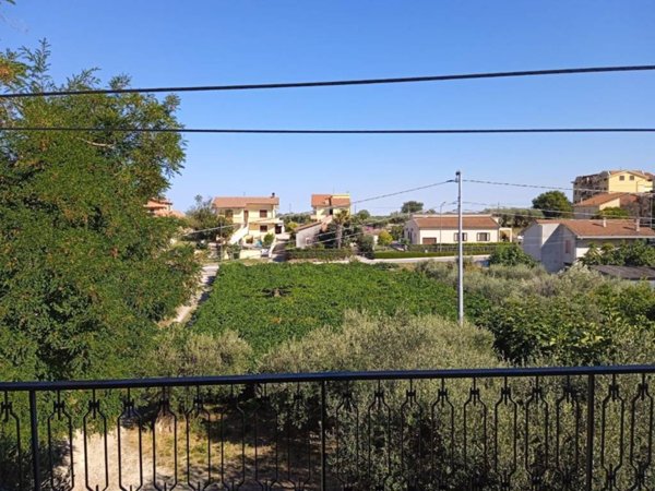 casa indipendente in vendita ad Ortona