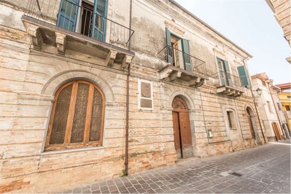 casa indipendente in vendita ad Ortona in zona Caldari