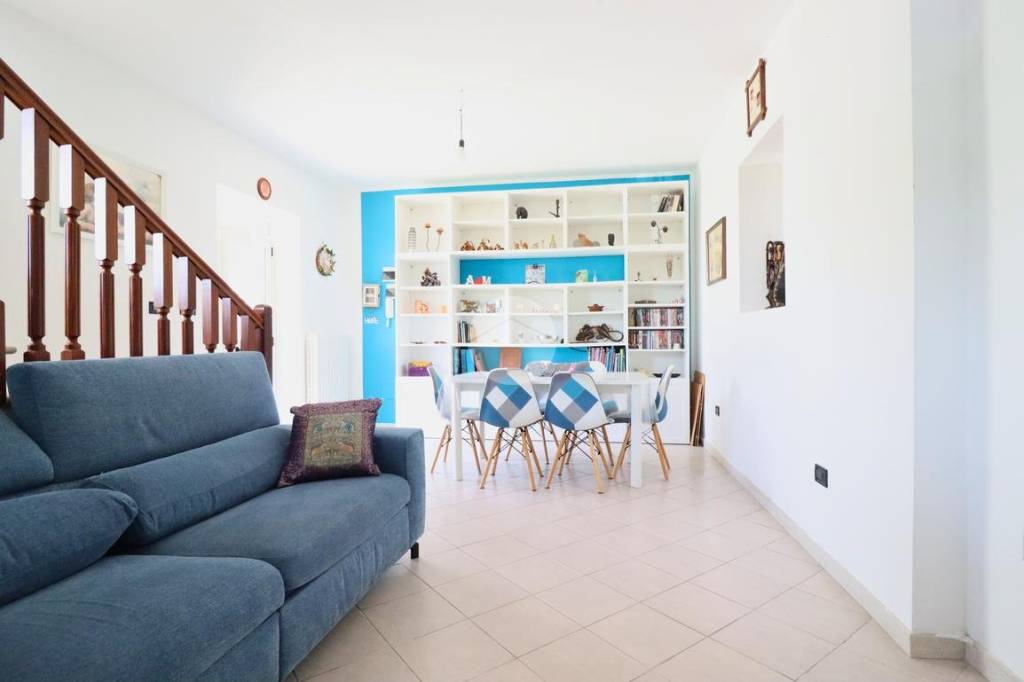 casa indipendente in vendita ad Ortona in zona Savini