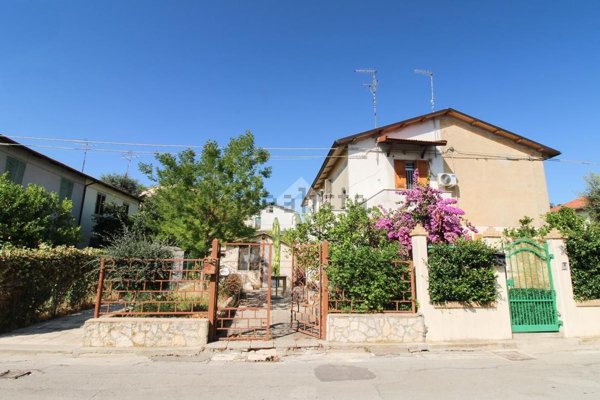 casa indipendente in vendita ad Ortona