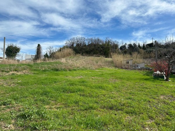 terreno agricolo in vendita ad Ortona in zona Foro