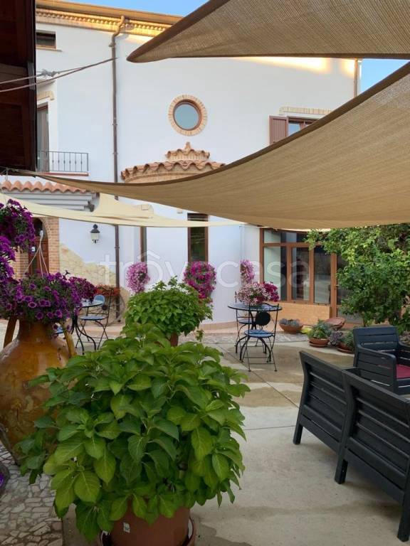 casa indipendente in vendita ad Ortona in zona Villa Deo