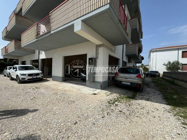 locale di sgombero in vendita ad Ortona