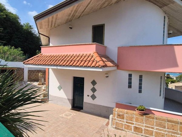 casa indipendente in vendita ad Ortona in zona Lido Riccio