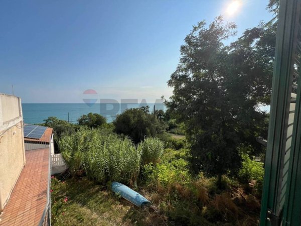 casa indipendente in vendita ad Ortona in zona Ripari Bardella