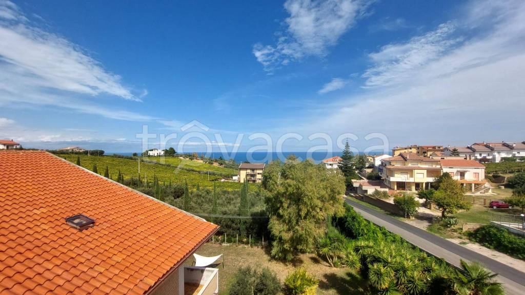appartamento in vendita ad Ortona in zona Lazzaretto