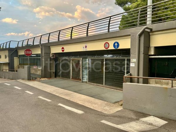 locale di sgombero in vendita ad Ortona