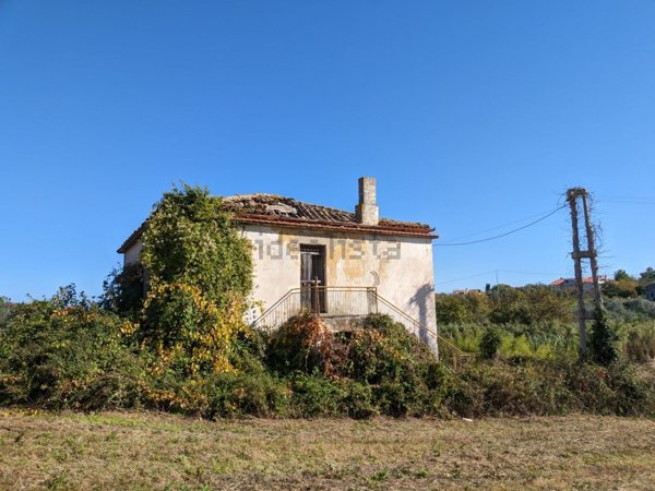 casale in vendita ad Ortona