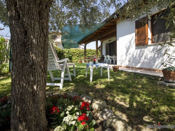 casa indipendente in vendita ad Ortona in zona Villa San Leonardo