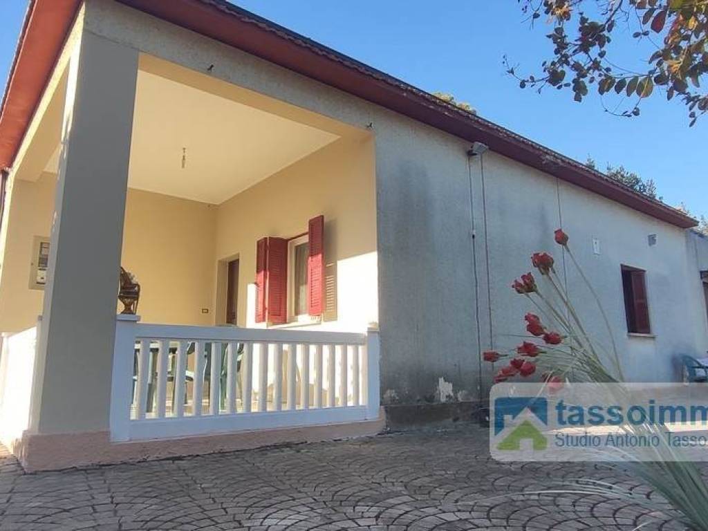 casa indipendente in vendita ad Ortona in zona Caldari