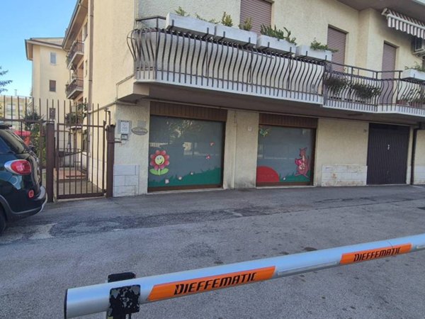 negozio in vendita ad Ortona