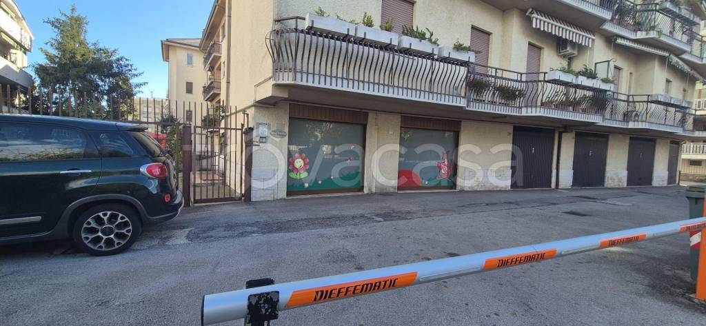 negozio in vendita ad Ortona