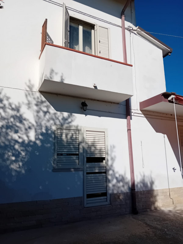 casa indipendente in vendita ad Ortona in zona Lido Riccio