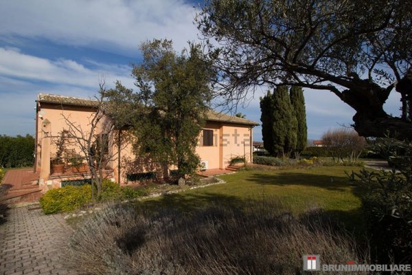 casa indipendente in vendita ad Ortona in zona San Pietro