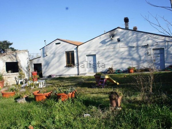 casa indipendente in vendita ad Ortona in zona Cappellini