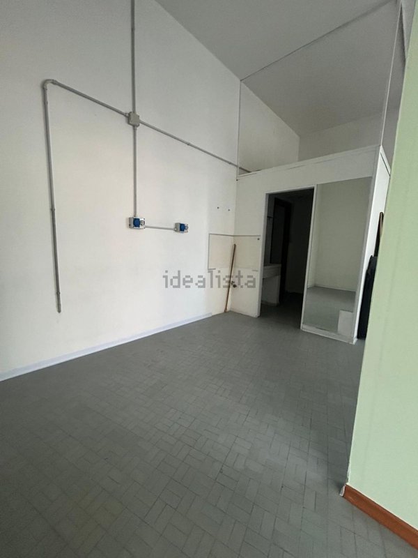 locale commerciale in vendita ad Ortona