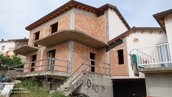 casa indipendente in vendita ad Ortona