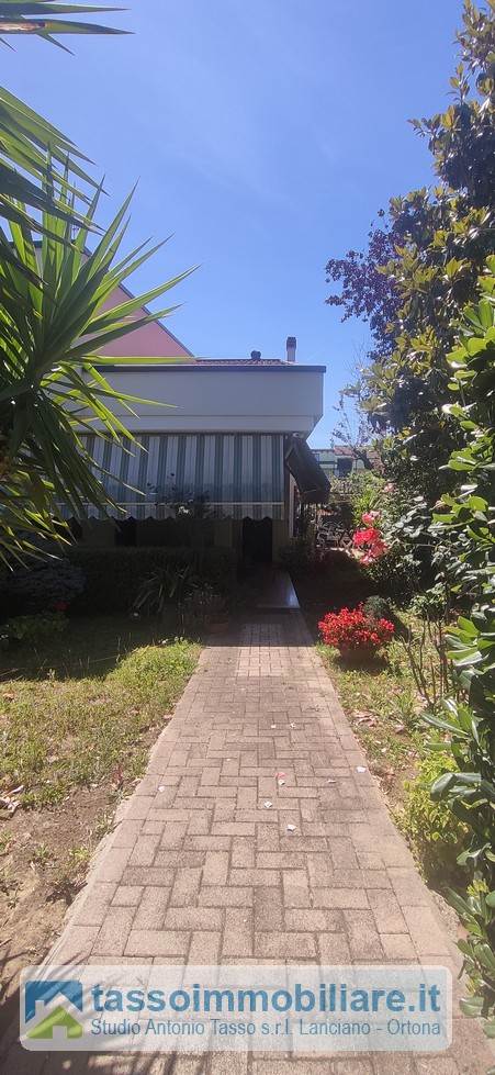 casa indipendente in vendita ad Ortona in zona Caldari