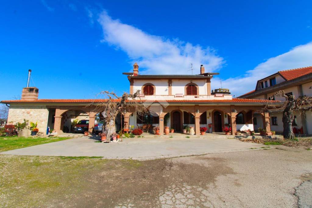 casa indipendente in vendita ad Ortona