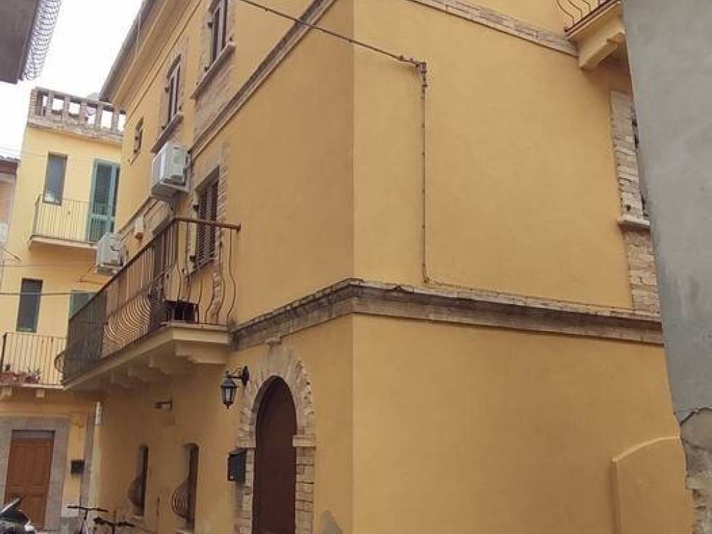 casa indipendente in vendita ad Ortona in zona Caldari