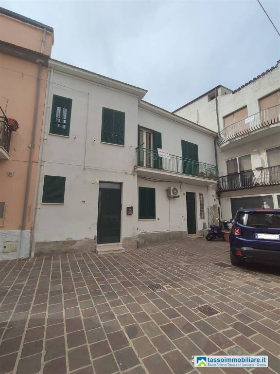 appartamento in vendita ad Ortona in zona Caldari