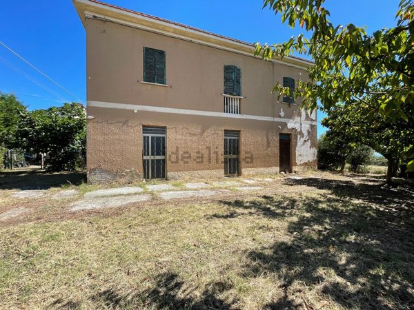 casa indipendente in vendita ad Ortona in zona Savini