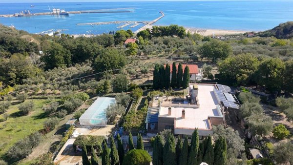 casa indipendente in vendita ad Ortona in zona Ciampino