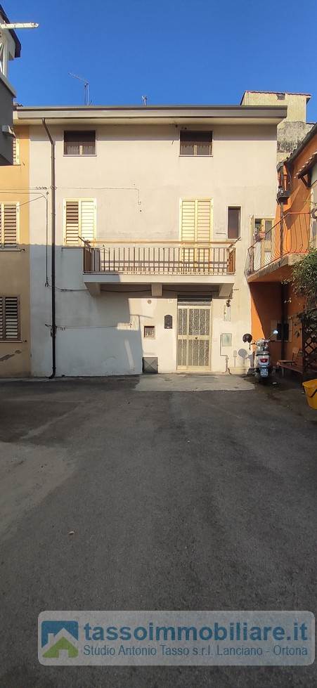 casa indipendente in vendita ad Ortona in zona Saraceni